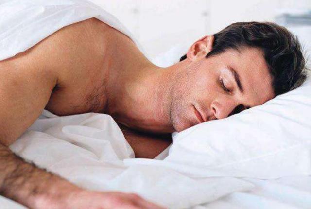 男人可以裸睡吗 男士裸睡的好有哪些好处