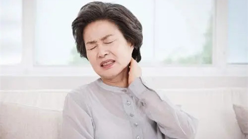 老年人颈椎病怎么办 老年人颈椎病适合按摩吗