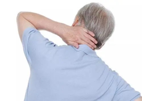 老年人颈椎病怎么办 老年人颈椎病适合按摩吗