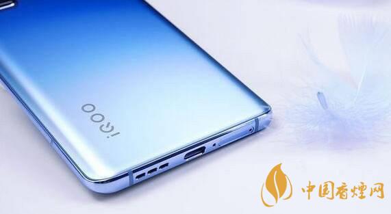 iqoo7有什么用耳机孔 iqoo7耳机孔在哪