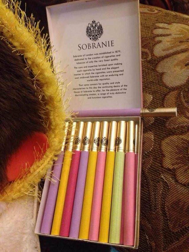 10元进口女士香烟排行榜,圣罗兰香烟你见过吗