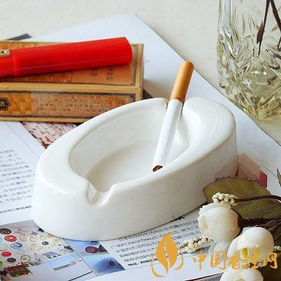 酒店发现烟具竟被罚款千元 烟民未来何去何从