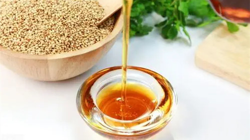 老年人便秘喝什么奶好 老年人便秘喝香油管用吗