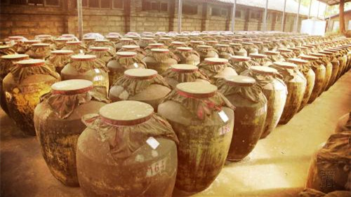 酱香型白酒与清香型白酒的区别 清香型白酒跟酱香型白酒哪种好喝