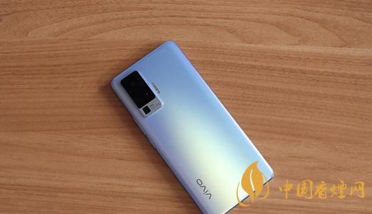 vivox60和opporeno5参数配置对比 哪款手机更好
